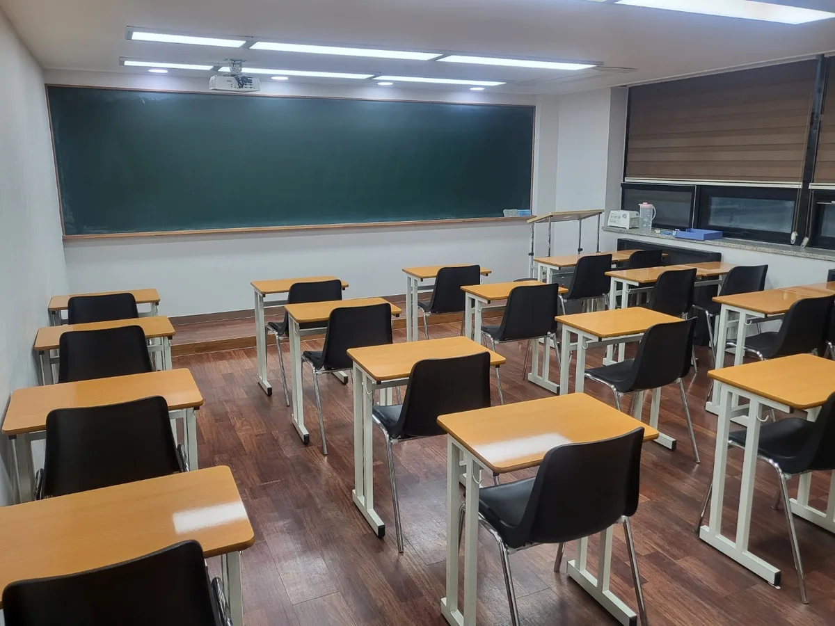 북구 본촌동 어린이집 과학실 장비 주변 정밀 위생청소 사례 - 행진크린